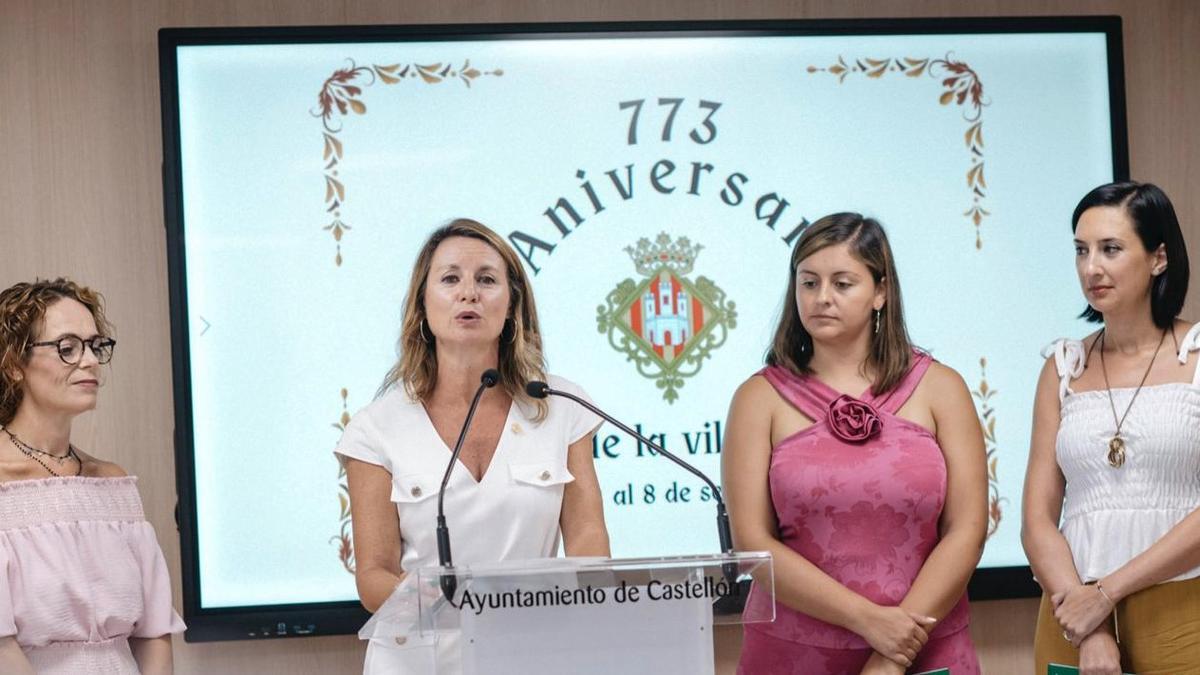 Selma, Carrasco, Miralles y España, en la presentación de la programación, este lunes.