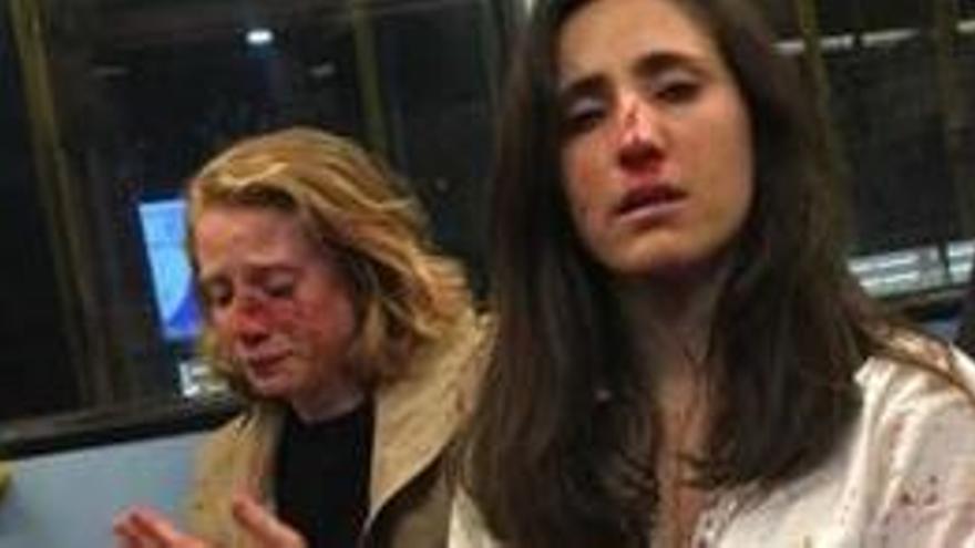 Una parella de lesbianes pateix una brutal pallissa en un autobús de Londres