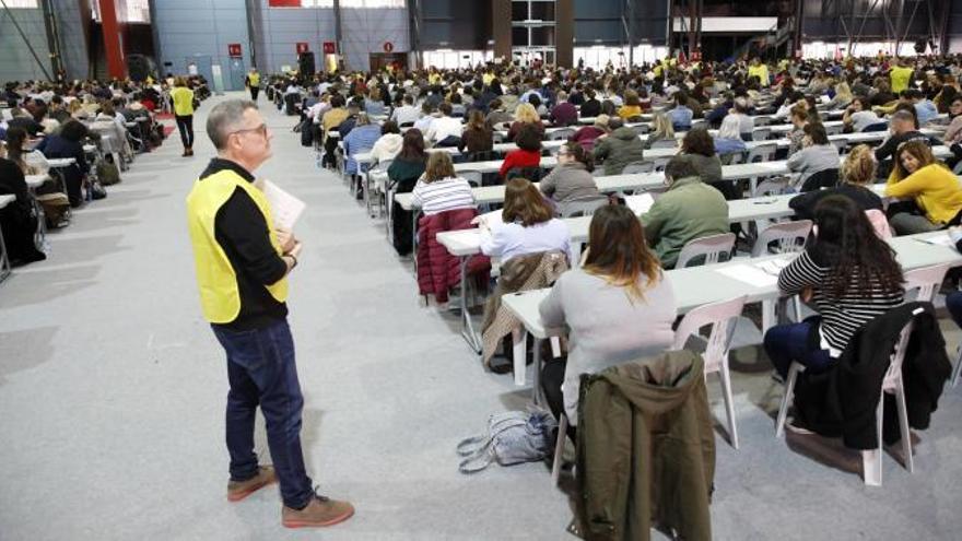 Más 6.100 personas se examinan en Gijón para optar a 166 puestos del Sespa