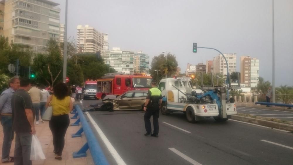 Cuatro heridos en una colisión de dos coches en la Albufereta