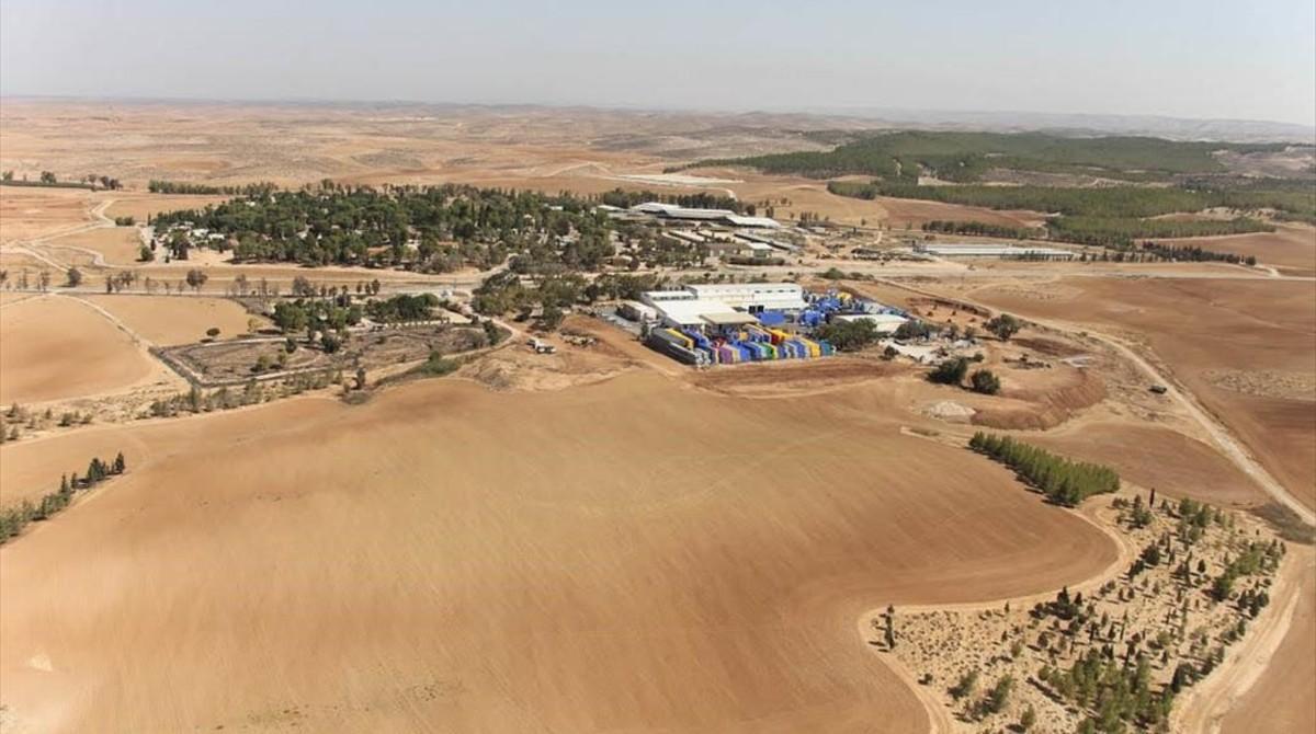 zentauroepp43244584 mas periodico aerial photo of dolav plant at kibbutz dvir  2180511163032