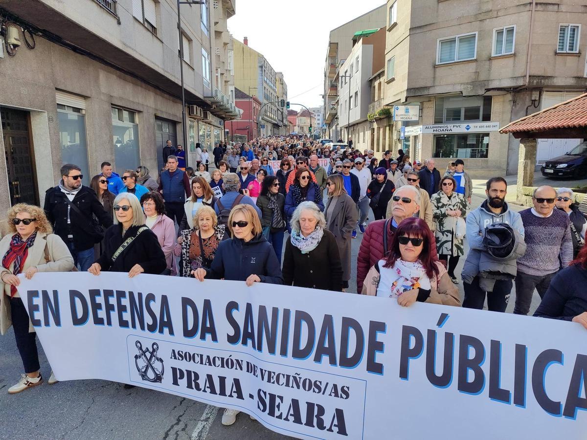 Multitudinaria manifestación en Moaña por urgencias en el centro de salud
