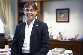 Francisco Oliva revalida como rector de la Olavide con un 63,48% de los votos