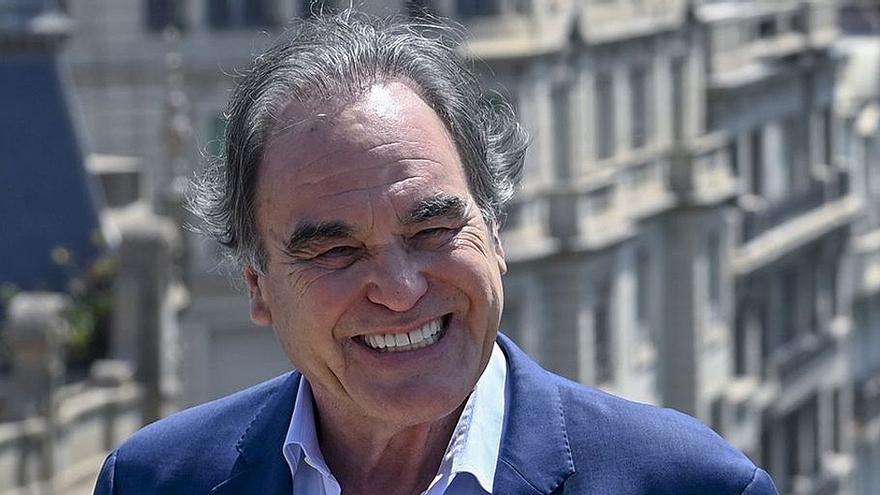 Oliver Stone: &quot;A los Estados Unidos les da igual Ucrania, lo que quieren es controlar la guerra&quot;