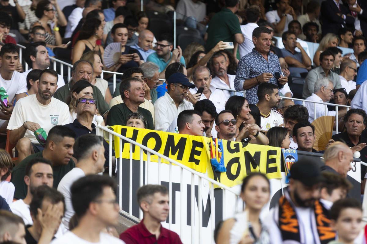 Valencia CF - RC Celta: Busca y descarga tu foto en la grada de Mestalla