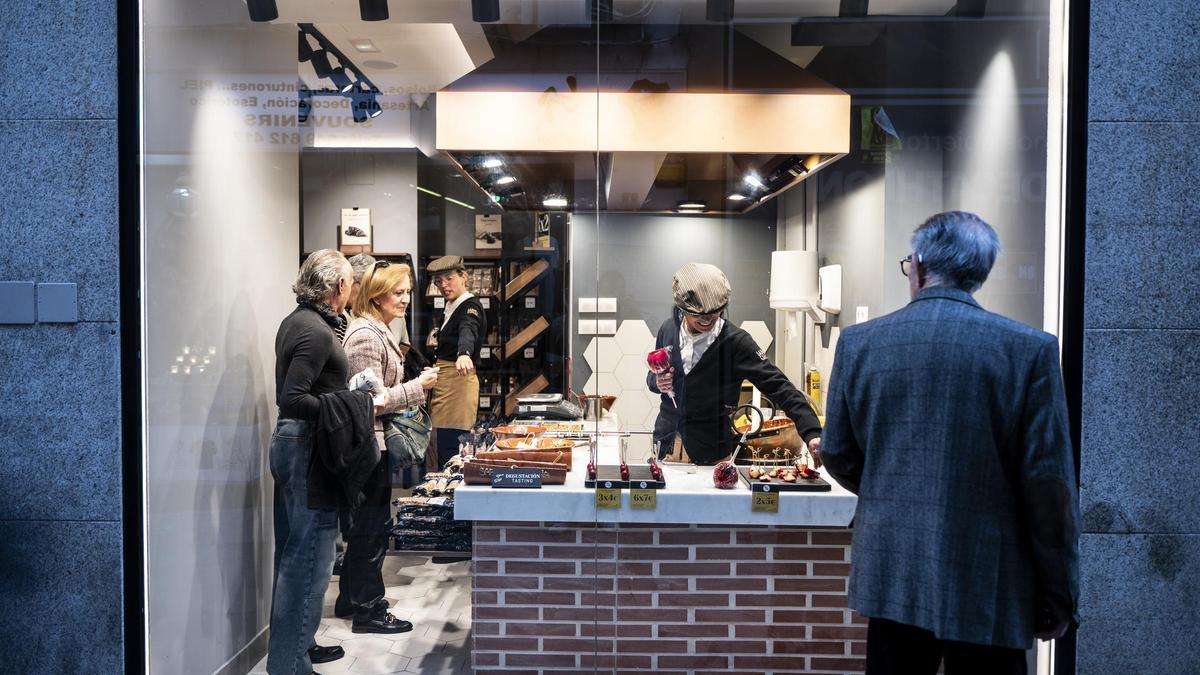 Una tienda de la calle Pintores en la ciudad de Cáceres.