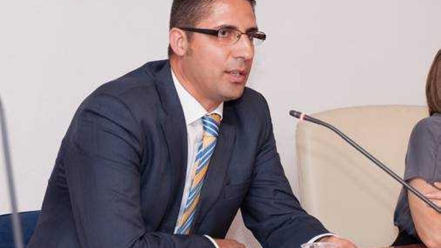 El juez imputa al alcalde por un contrato para fiestas