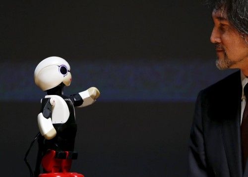 El robot humanoide Kirobo hablando