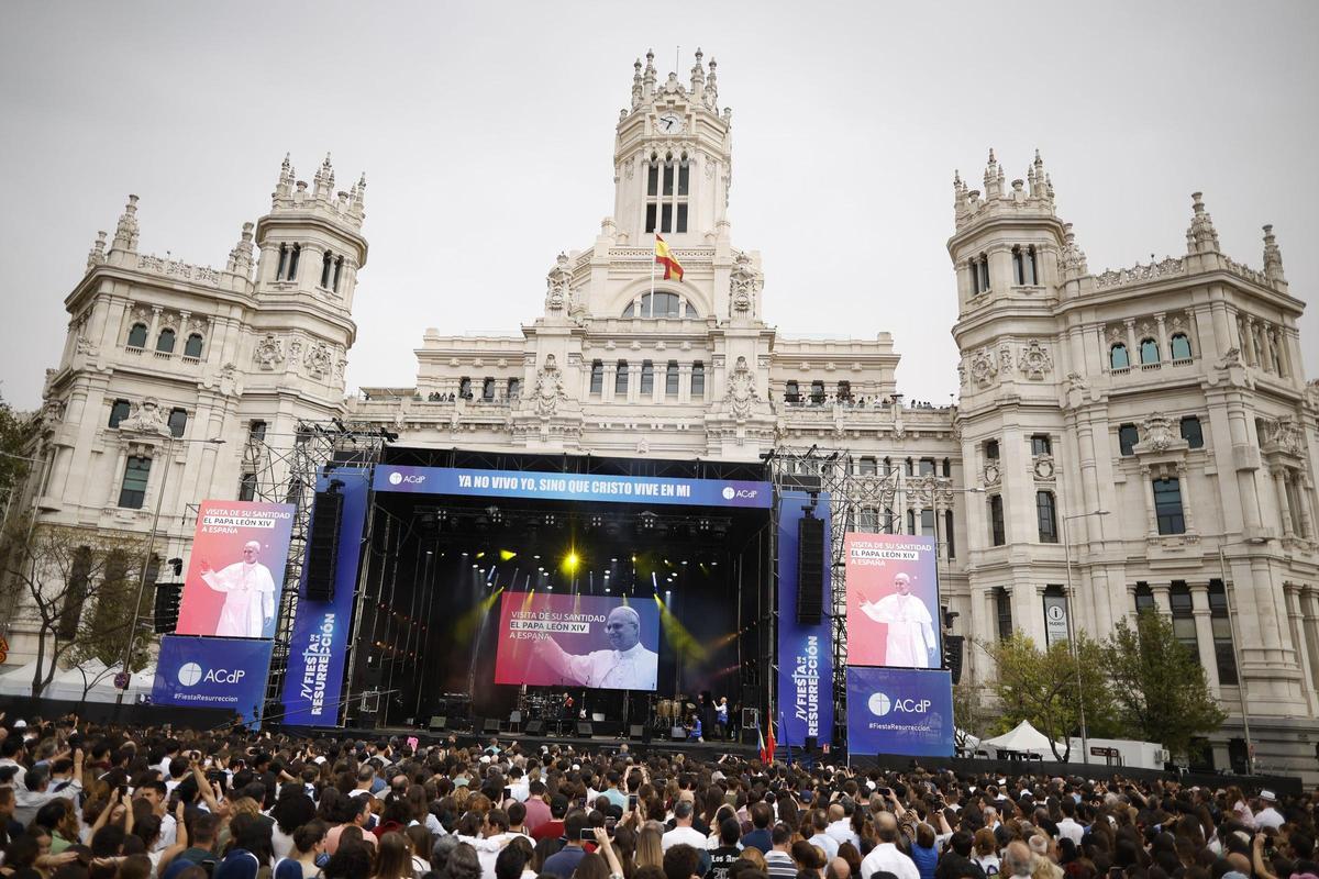 Cibeles se prepara para acoger un "acto histórico" con León XIV en su visita a España.