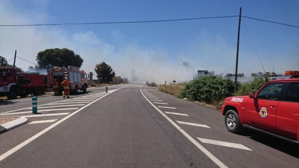 Incendio en un almacén de balas de cartón de Silla