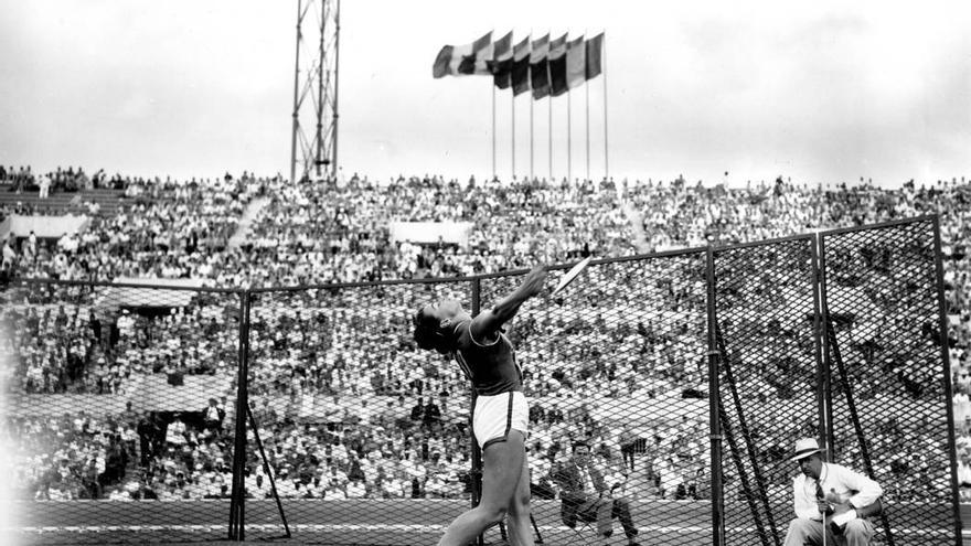 Fitokova lanza durante los Juegos Olímpicos de Roma en 1960