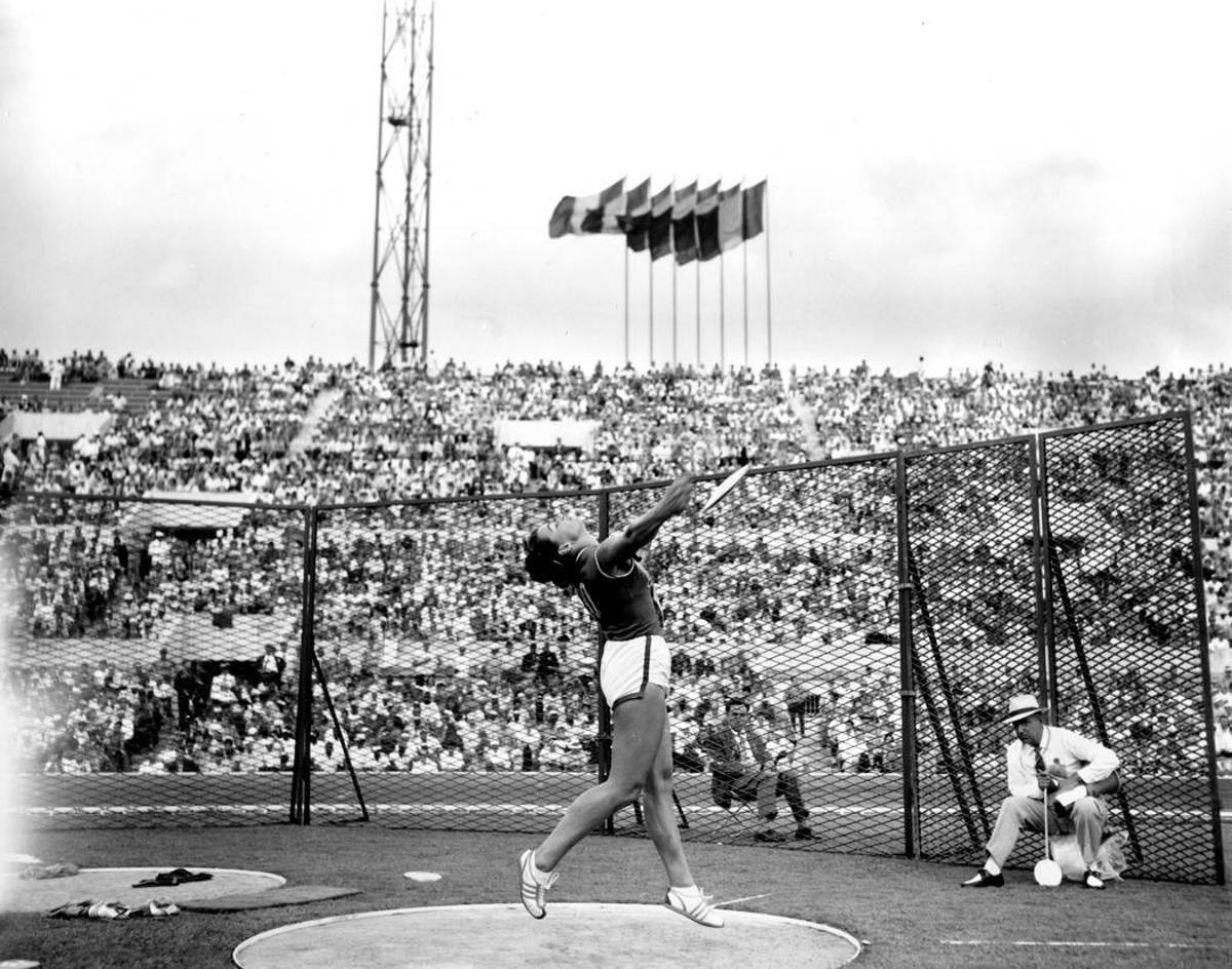 Fitokova lanza durante los Juegos Olímpicos de Roma en 1960
