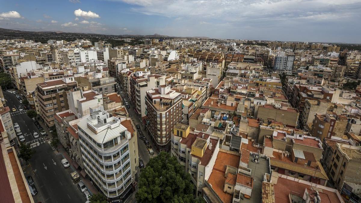 Vistas al parque de viviendas de una parte del casco urbano de Elche