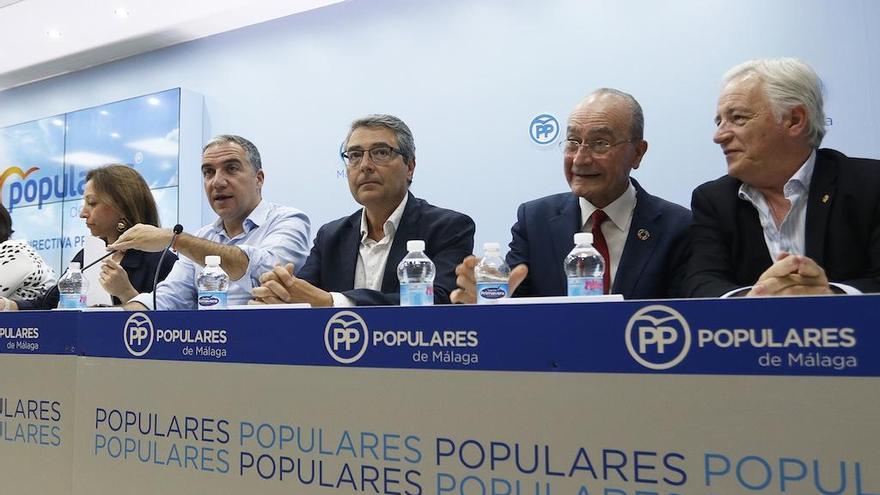 Navarro, Bendodo, Salado, De la Torre y Ramírez, en la Junta Directiva Provincial del PP, este jueves.