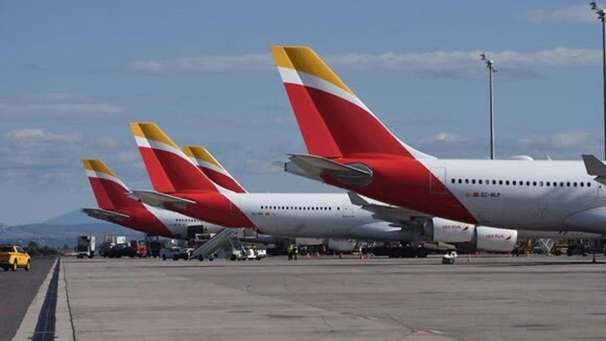 Aviones en un aeropuerto