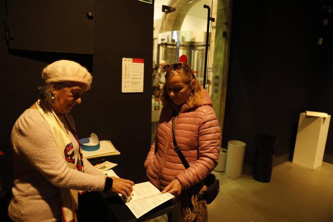 La primera jornada de la ruta de belenes de Gijón, en imágenes.