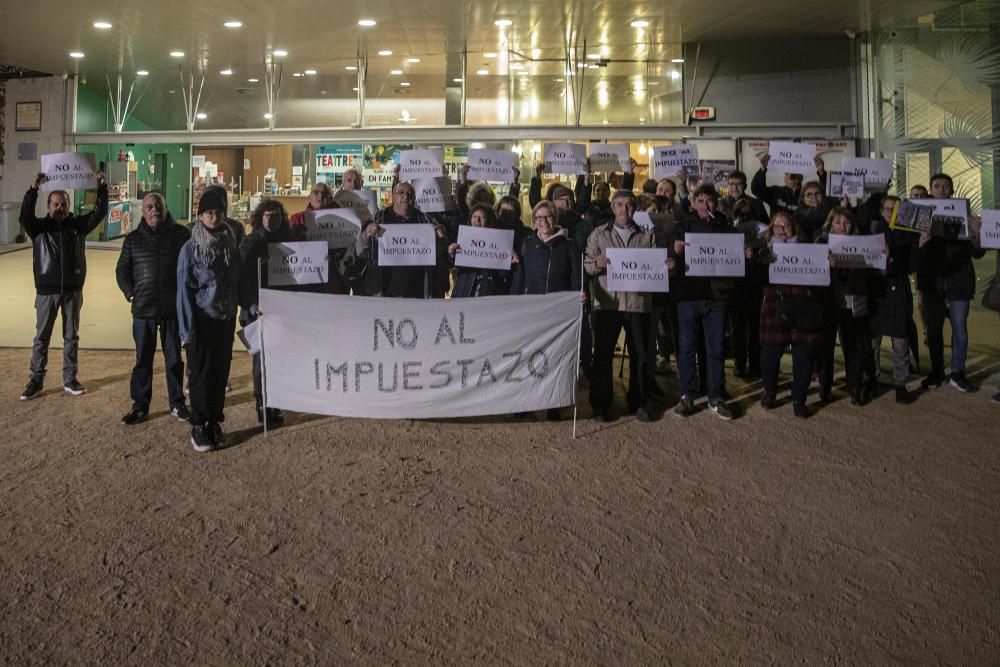 Protesta a Lloret per la pujada de taxes