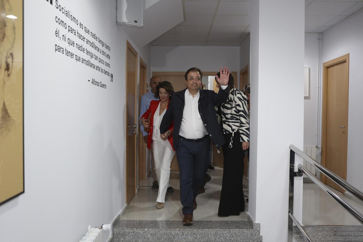 28-29/05/2023 (EFE) Mérida- EL secretario general del PSOE y candidato a la presidencia de la Junta de Extremadura, Guillermo Fernández Vara, instantes antes de la rueda de presa en Mérida tras conocer los resultados electorales de la elecciones del 28 de mayo. EFE/ Jero Morales 28-29/05/2023 (EFE) Mérida- EL secretario general del PSOE y candidato a la presidencia de la Junta de Extremadura, Guillermo Fernández Vara, instantes antes de la rueda de presa en Mérida tras conocer los resultados electorales de la elecciones del 28 de mayo. EFE/ Jero Morales