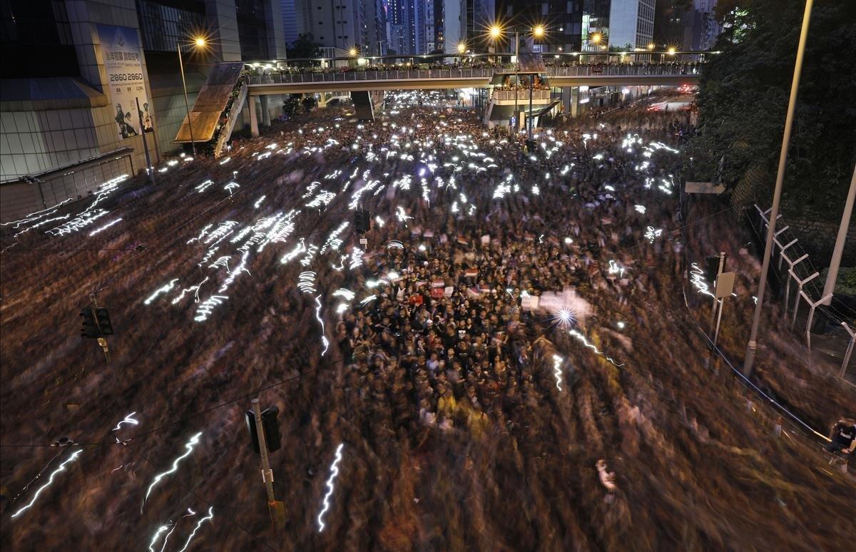 Marea humana contra el proyecto de ley de extradición en Hong Kong.