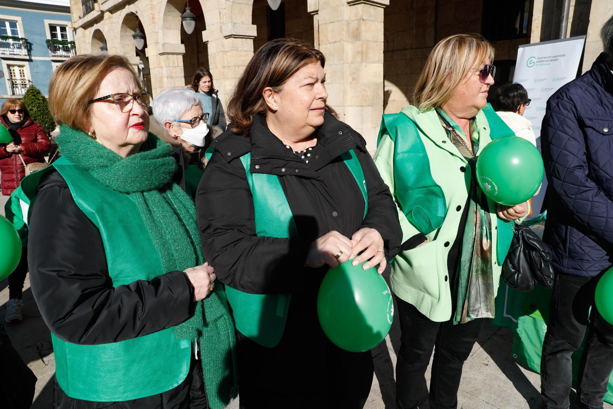 Lazo humano en Avil�s para dar visibilidad a la lucha contra el c�ncer (3).jpg