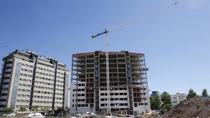 Edificio en construcción en el PAI de las Moreras.