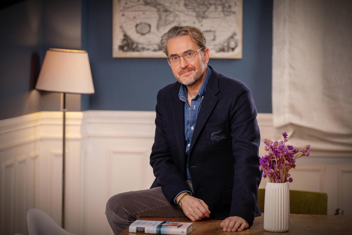 Máximo Huerta desgrana una historia de amor y dolor marcada por la nostalgia en su última novela