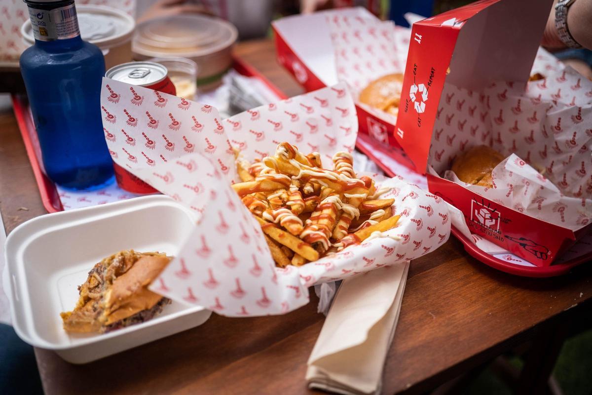 Colas en el estreno en Tenerife de GoXo, la food truck de Dabiz Muñoz