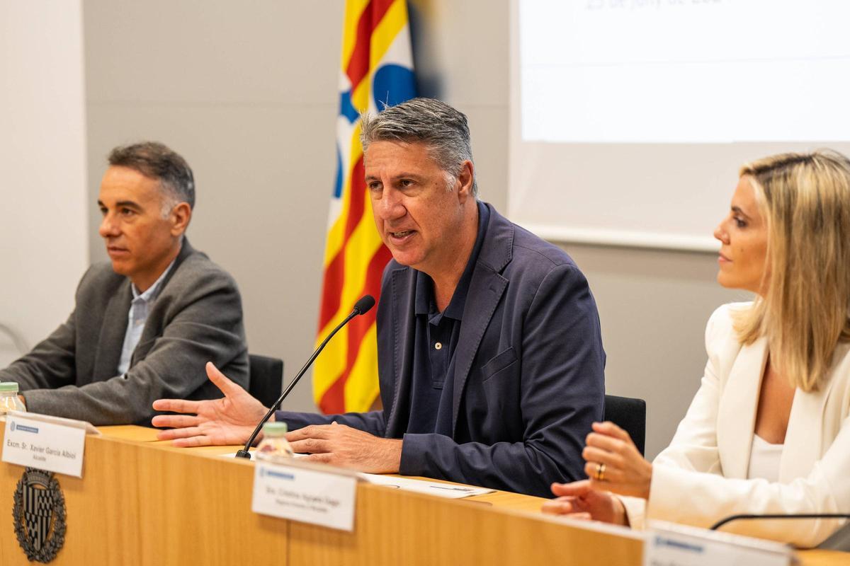 De izquierda a derecha: Dani Gràcia (PP), Xavier García Albiol (PP) y Cristina Agüera (PP).