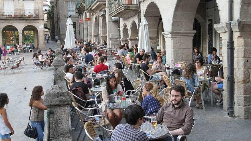 Terrazas de verano de un negocio de hostelería en Plaza Mayor. // Iñaki Osorio