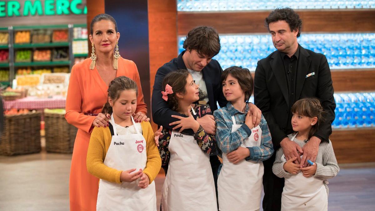 El jurado con los finalistas de 'Masterchef junior 6':  Paula, Candela, Pachu y Josetxo