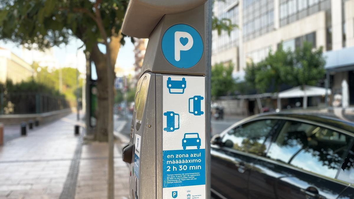 Una imagen de archivo de un parquímetro en Murcia.