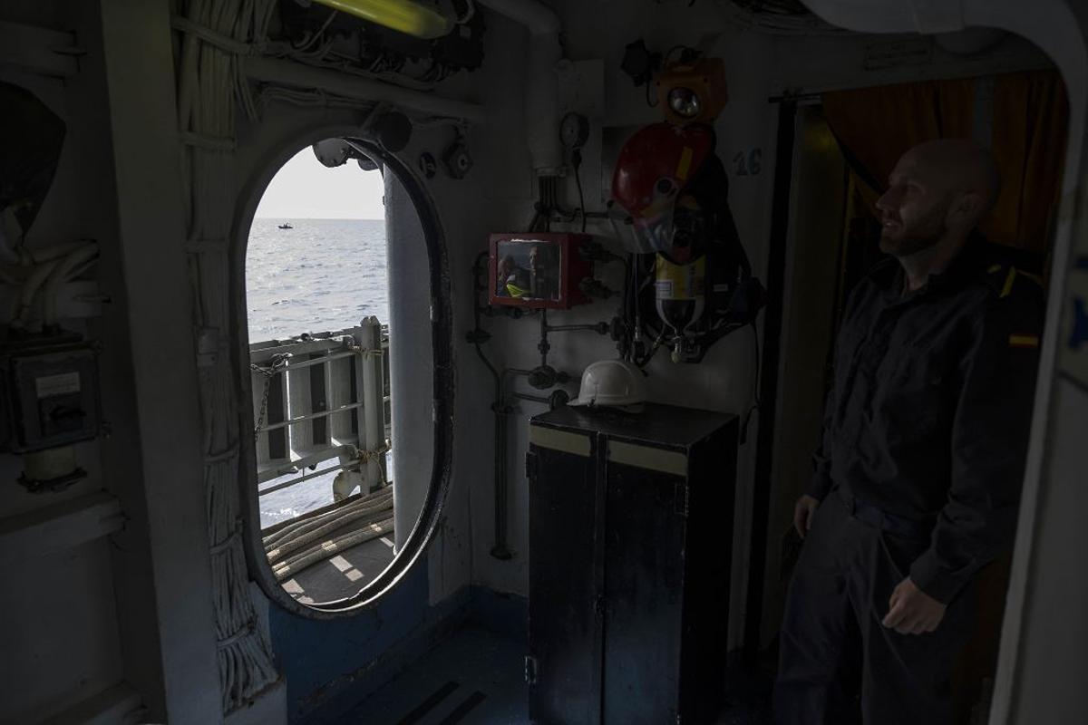 La Armada simula el accidente de un submarina para rescatar a su tripulación