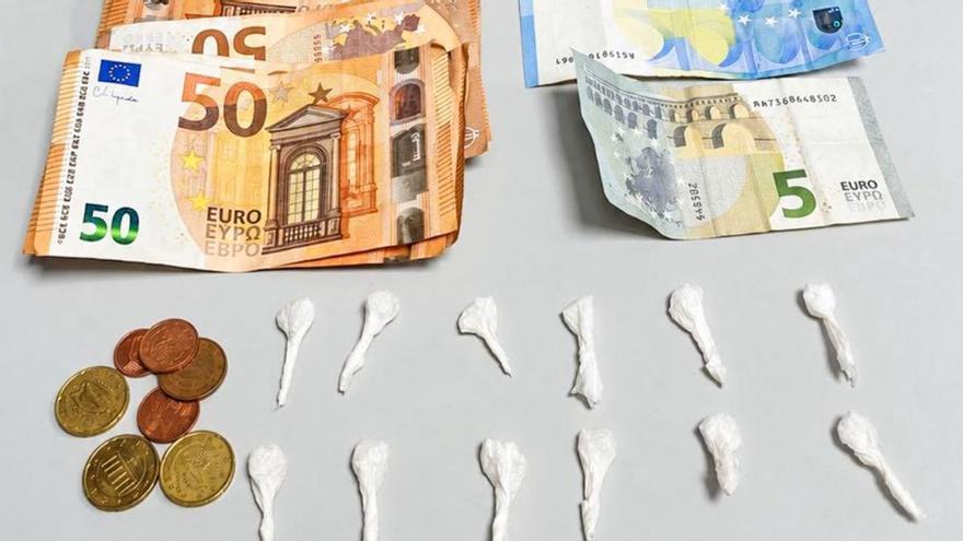Detenido en Fuerteventura con 15 envoltorios de crack, hachís y 3.600 euros en efectivo