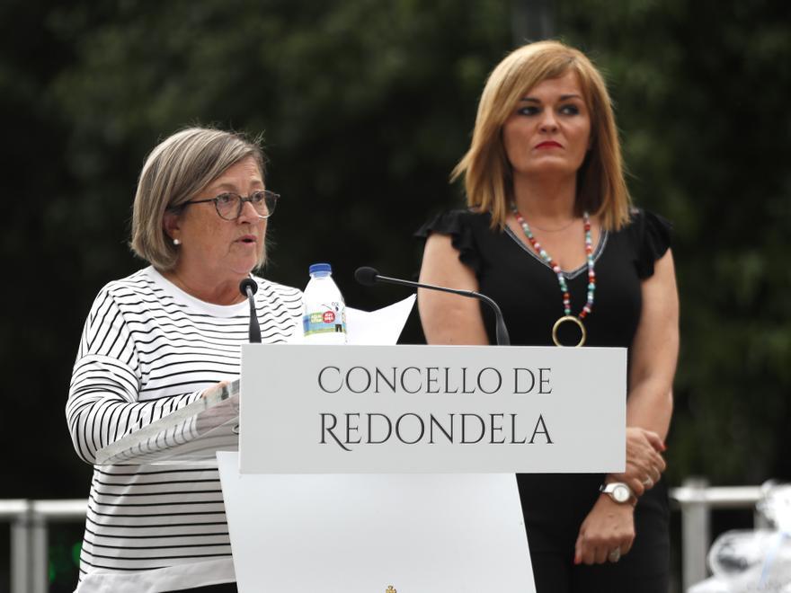 La pregonera, Pilar Martínez (izq.), junto a la alcaldesa Digna Rivas, ayer.