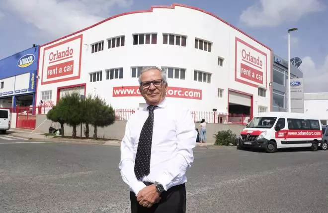 Orlando Peñate Herrera: «Empecé con un Seat 127 en Playa del Inglés y logré una flota de 3.000 coches»