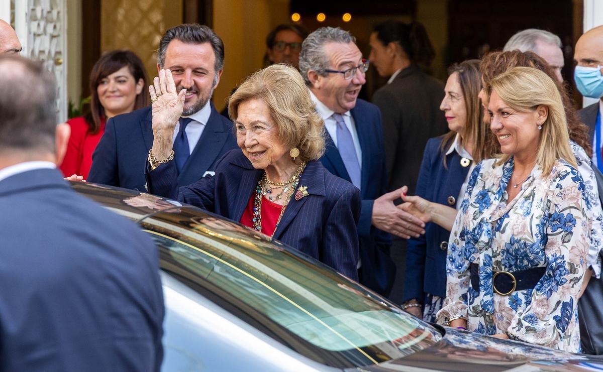 Las imágenes de la visita de la Reina Sofía a Elche