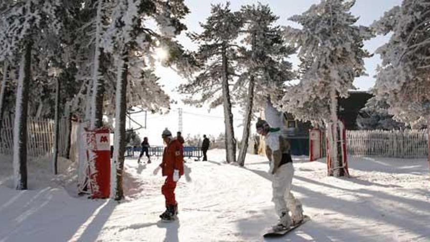 Snowboarders en Valdelinares.