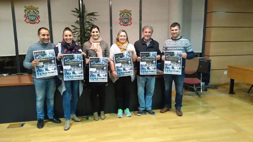 Un momento de la presentación de la proyección con la alcaldesa (tercera izda.) y concejales. // S.A.