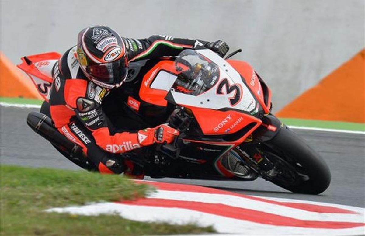 Max Biaggi, en una carrera de Superbikes. Max Biaggi, en una carrera de Superbikes.