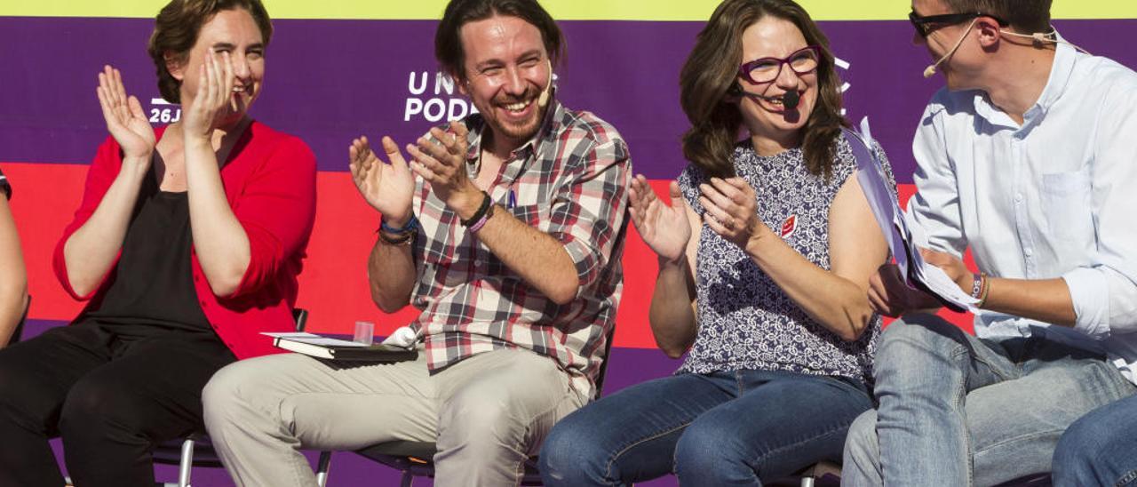 Ada Colau, Pablo Iglesias, Mónica Oltra e Íñigo Errejón, durante las generales de 2016.