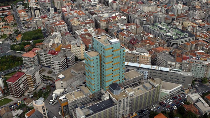 Vista aérea de parte del casco urbano de Vigo. // Marta. G Brea