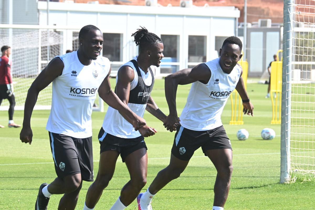 Entrenamiento de los 'orelluts', en la Ciudad Deportiva Globeenergy, antes del Castellón-Eibar