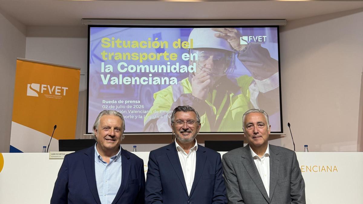 Juan Ortega, Carlos Prades y Carlos García, dirigentes de FVET