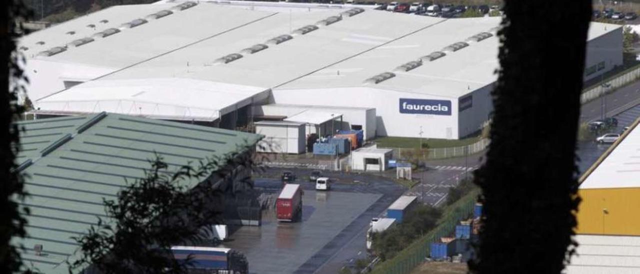 Vista superior de las instalaciones de Faurecia Asientos de Galicia en el parque de Valladares. // José Lores