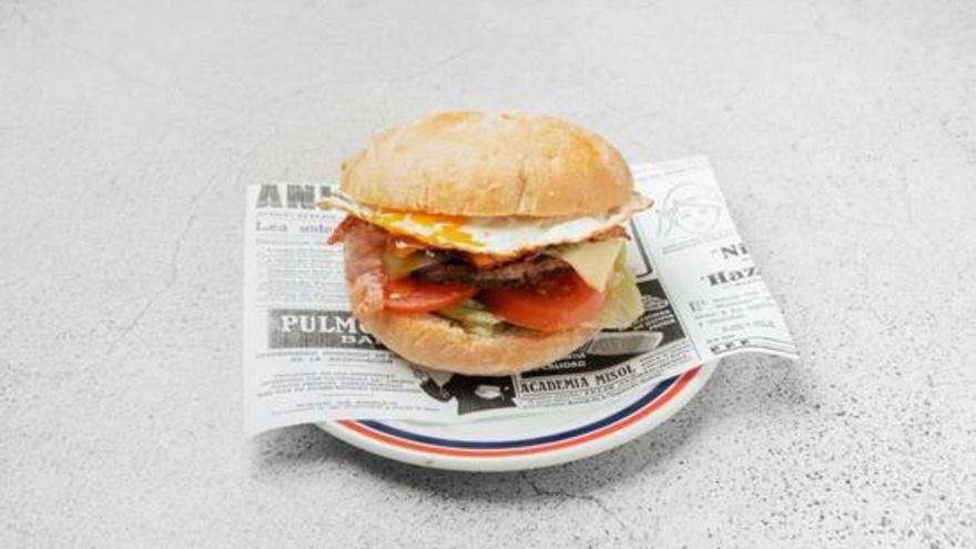 La económica hamburguesa de A Coruña que triunfa en Tiktok: &quot;Hacía tiempo que no me comía una así&quot;