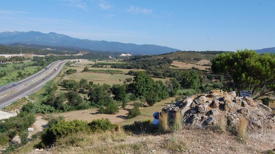 Un dels búnquers a la Línia P, entre Darnius, Biure i Capmany.