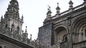 La torre de la Catedral que presenta una mayor inclinación es la de las Campanas: 40 centímetros en dirección sur.