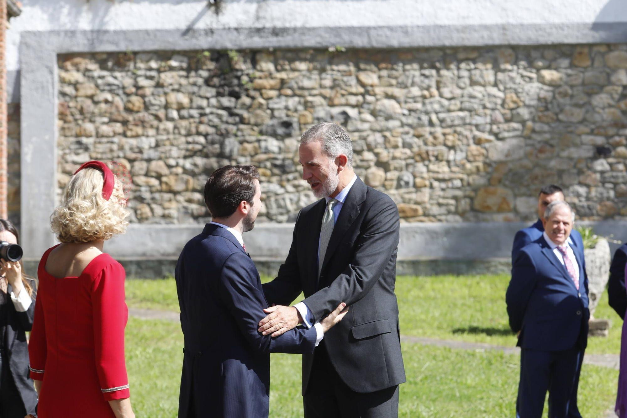 El Rey Felipe VI, testigo de excepción en la boda de su ahijado en Gijón (en imágenes)