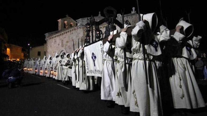 Procesión de la Hermandad Penitencial del Cristo del Espíritu Santo.