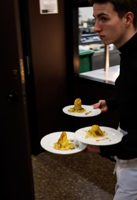 Comida de la Escuela de idiomas en la Escuela de Hostelería